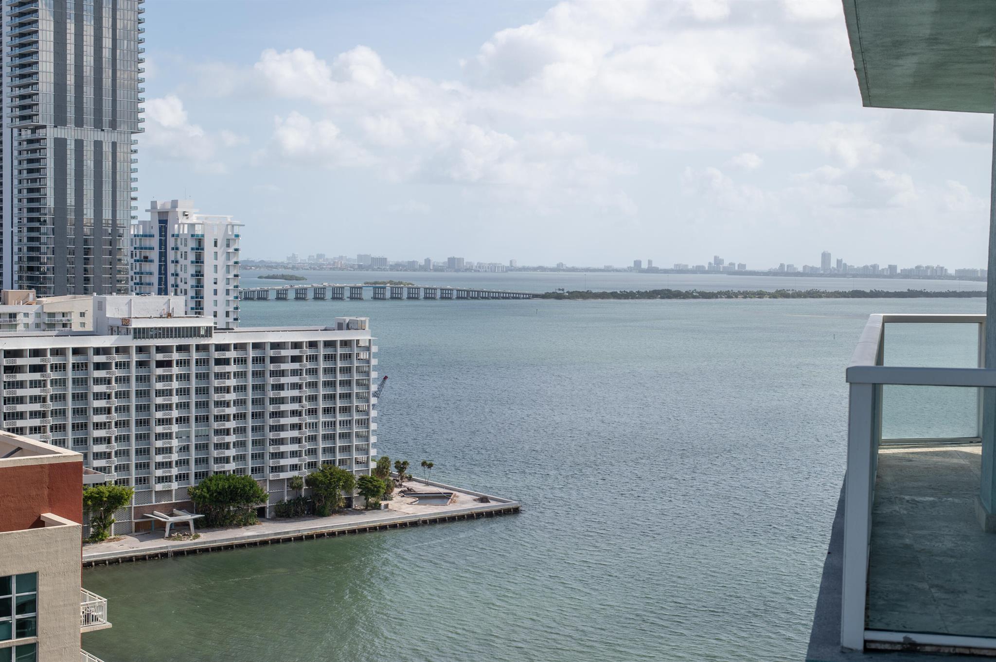 image Quantum On The Bay Condo15