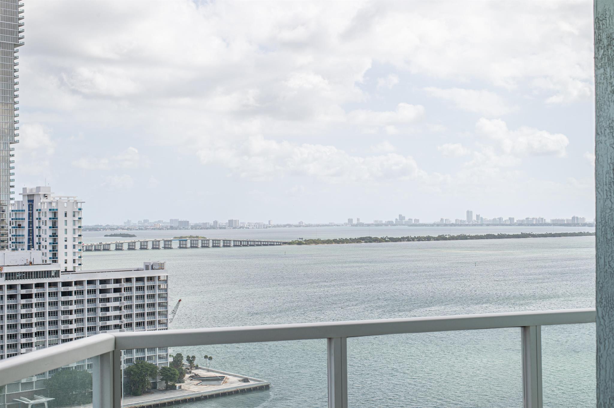 image Quantum On The Bay Condo17