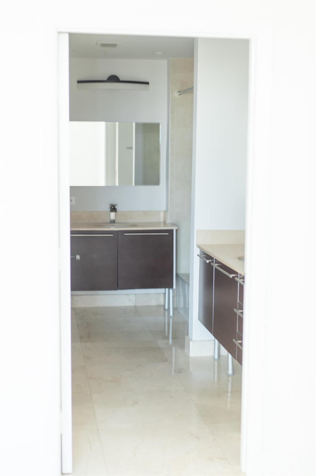 image Quantum On The Bay Condo26