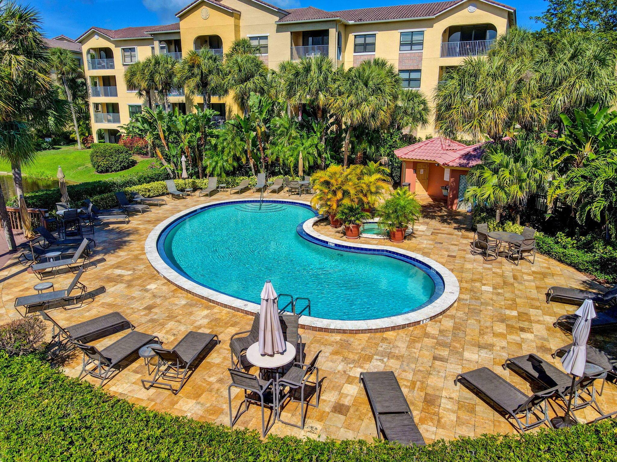 400 Uno Lago Dr #105