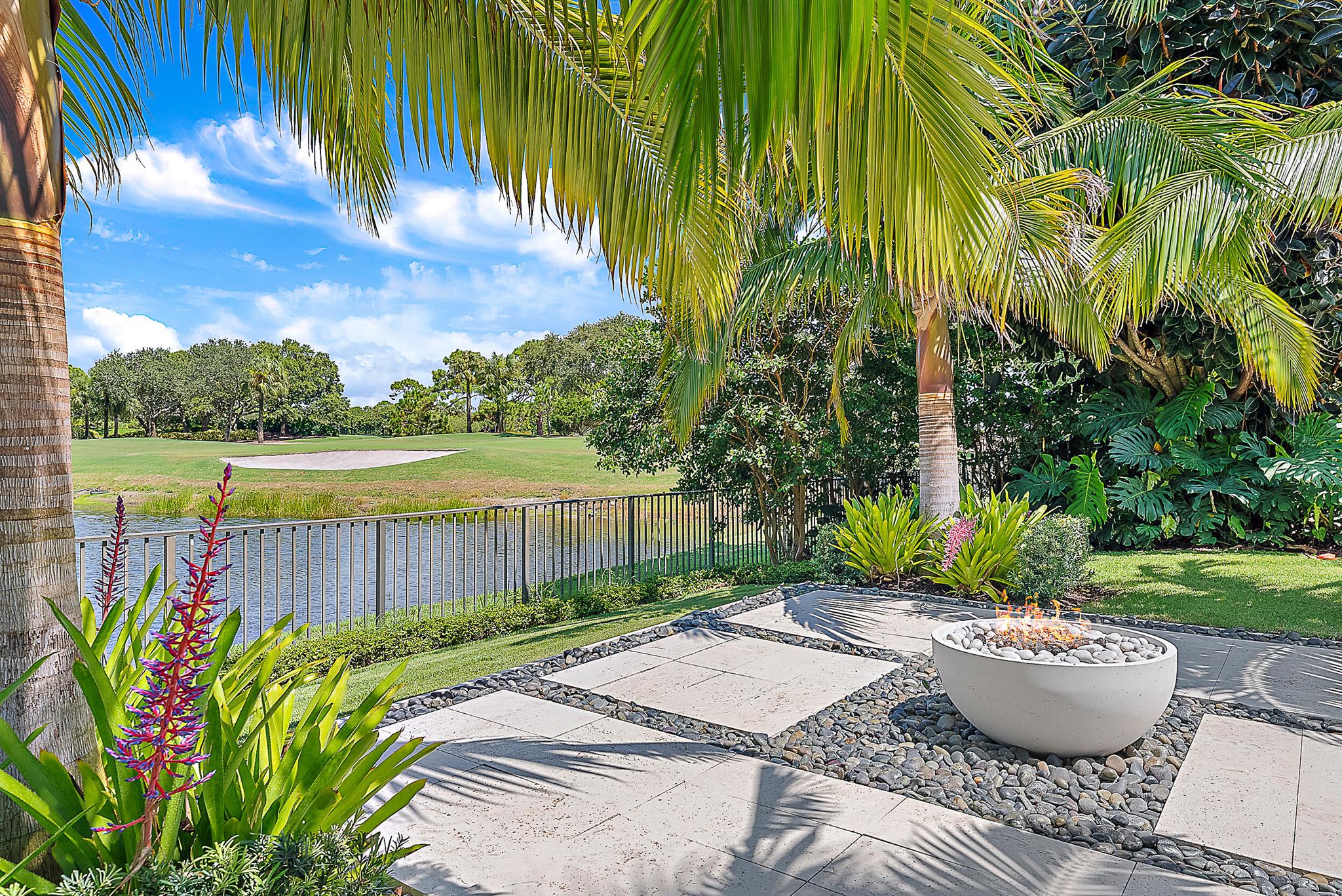 134 Golf Vlg Blvd Jupiter, FL 33458