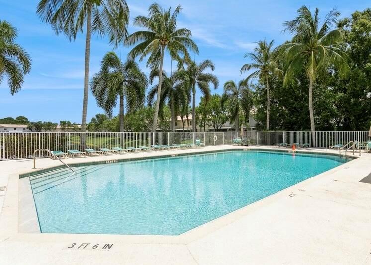 144 Fox Meadow Run Jupiter, FL 33458