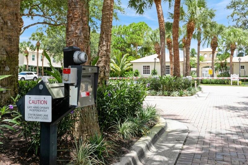 144 Fox Meadow Run Jupiter, FL 33458