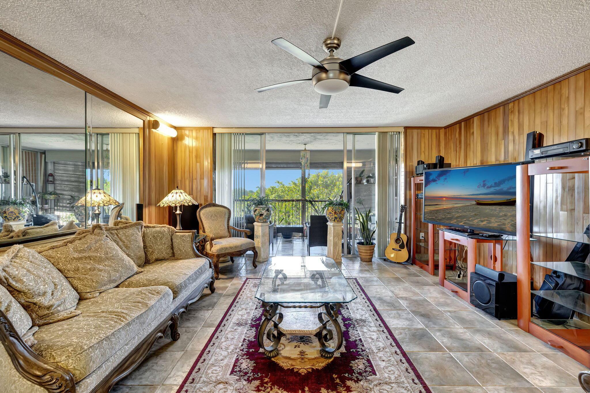 3910 Inverrary Blvd #601-B