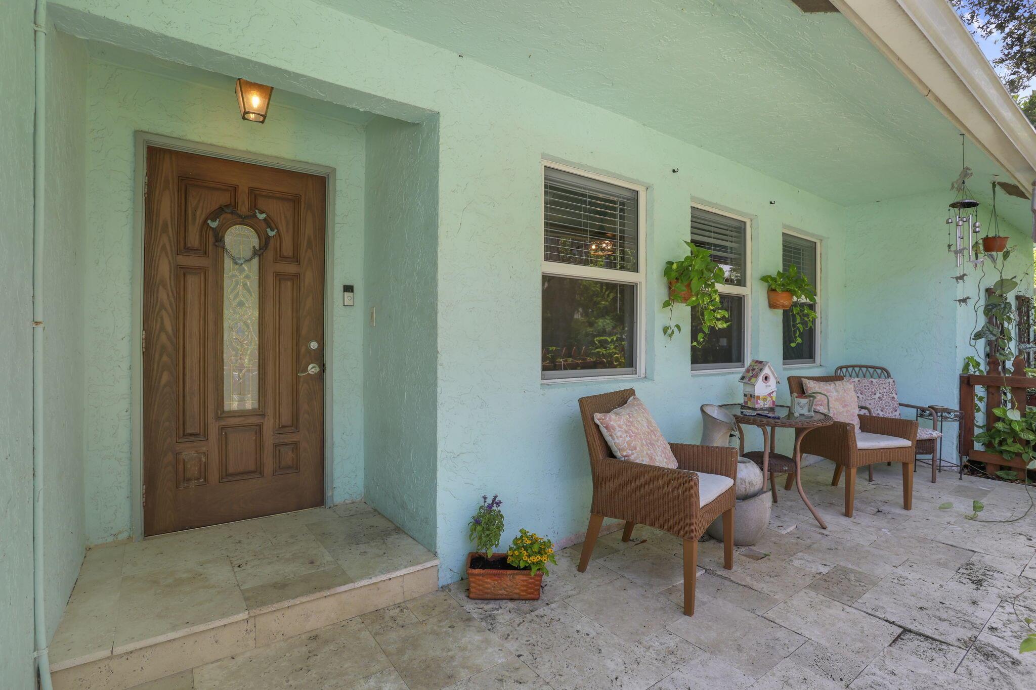 1512 Hummingbird Dr