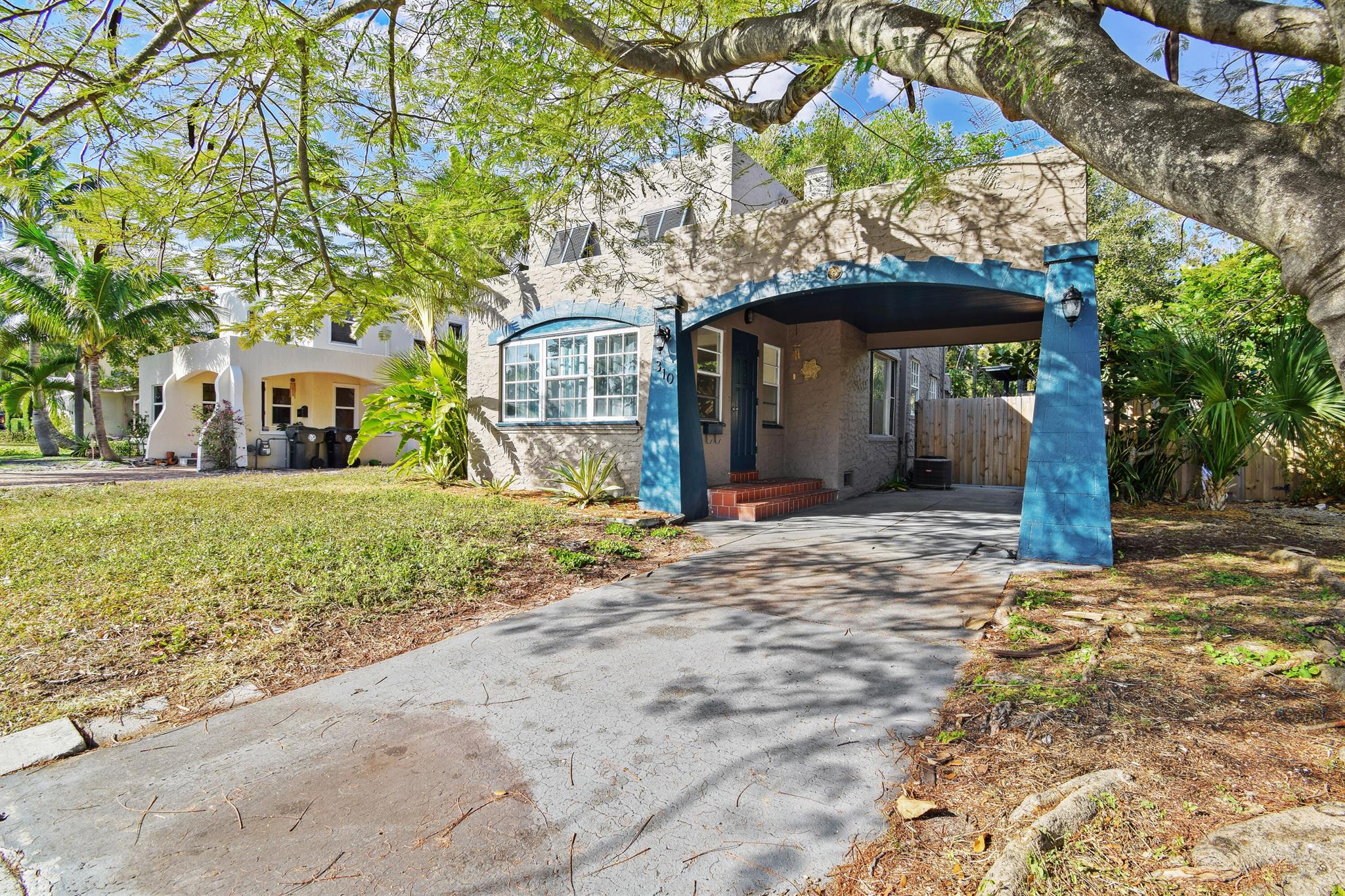 310 Columbia Dr