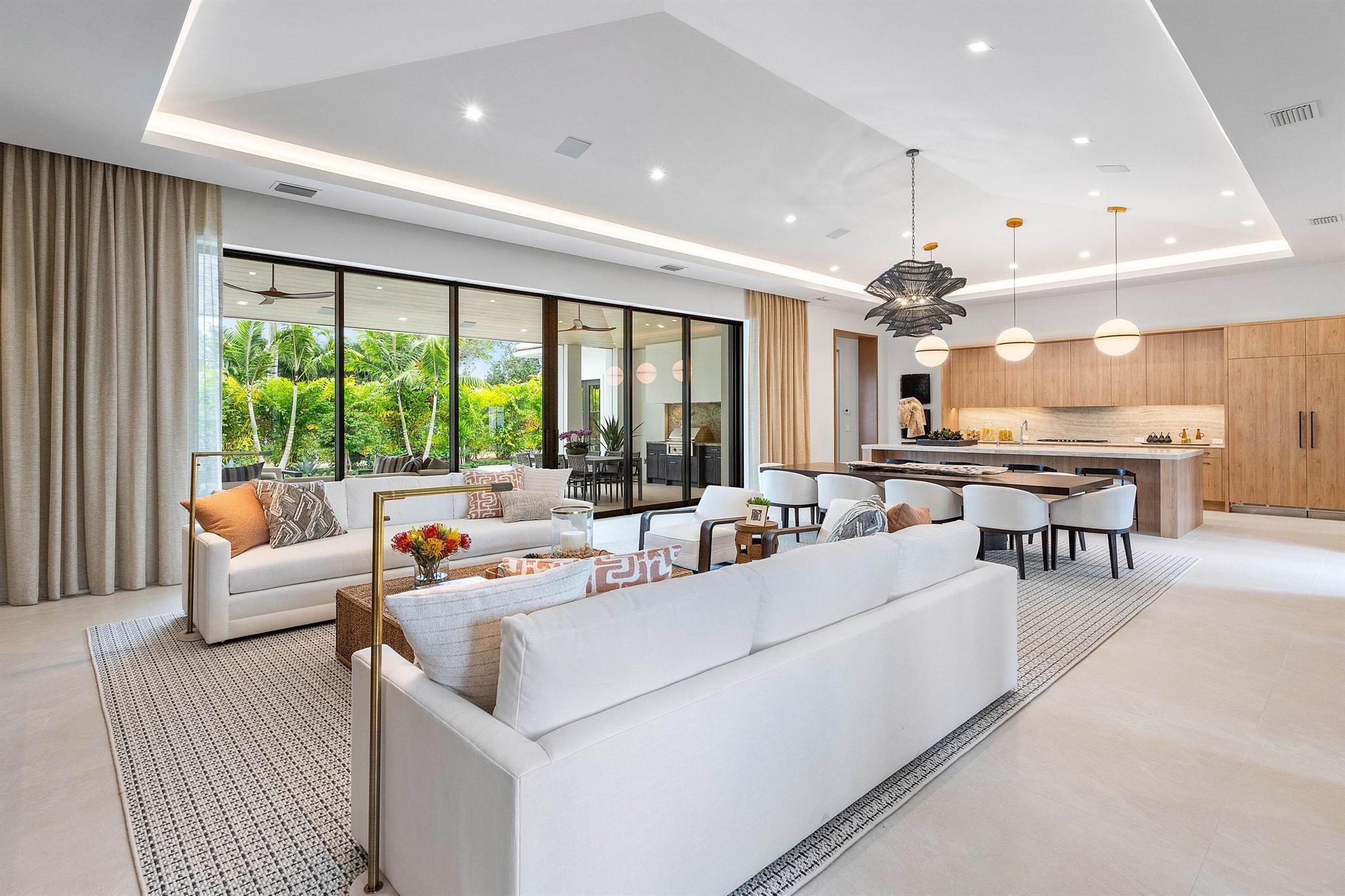 2912 Bluewater Cv Gulfstream, FL 33483