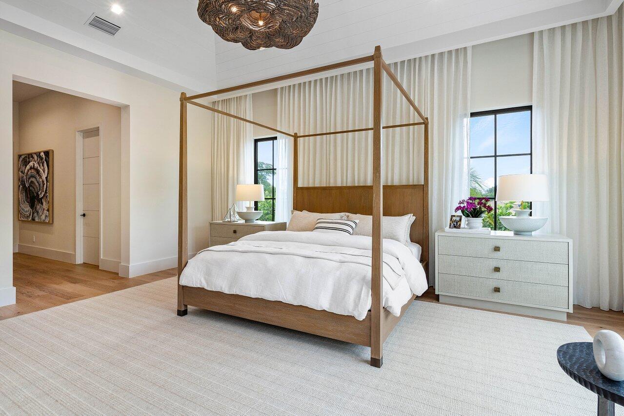 2912 Bluewater Cv Gulfstream, FL 33483