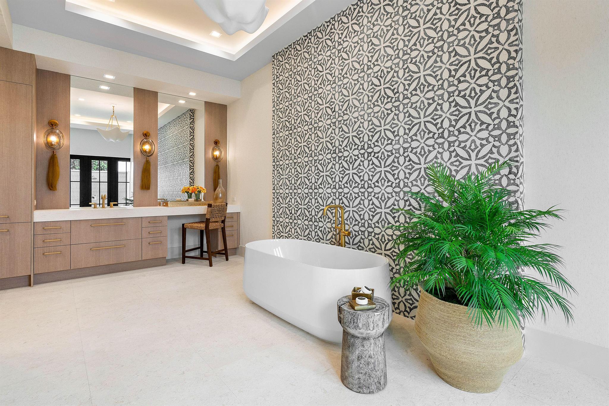 2912 Bluewater Cv Gulfstream, FL 33483