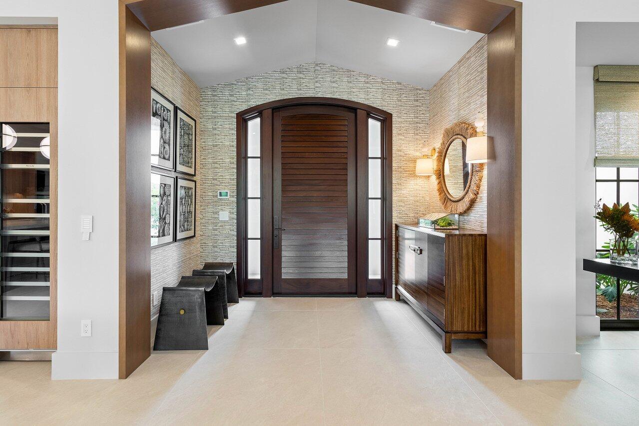 2912 Bluewater Cv Gulfstream, FL 33483