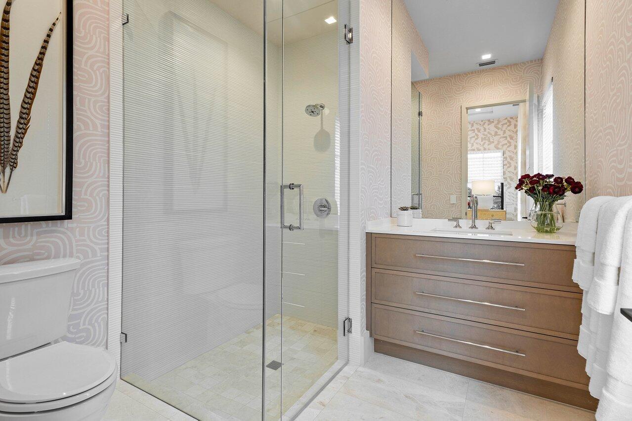 2912 Bluewater Cv Gulfstream, FL 33483