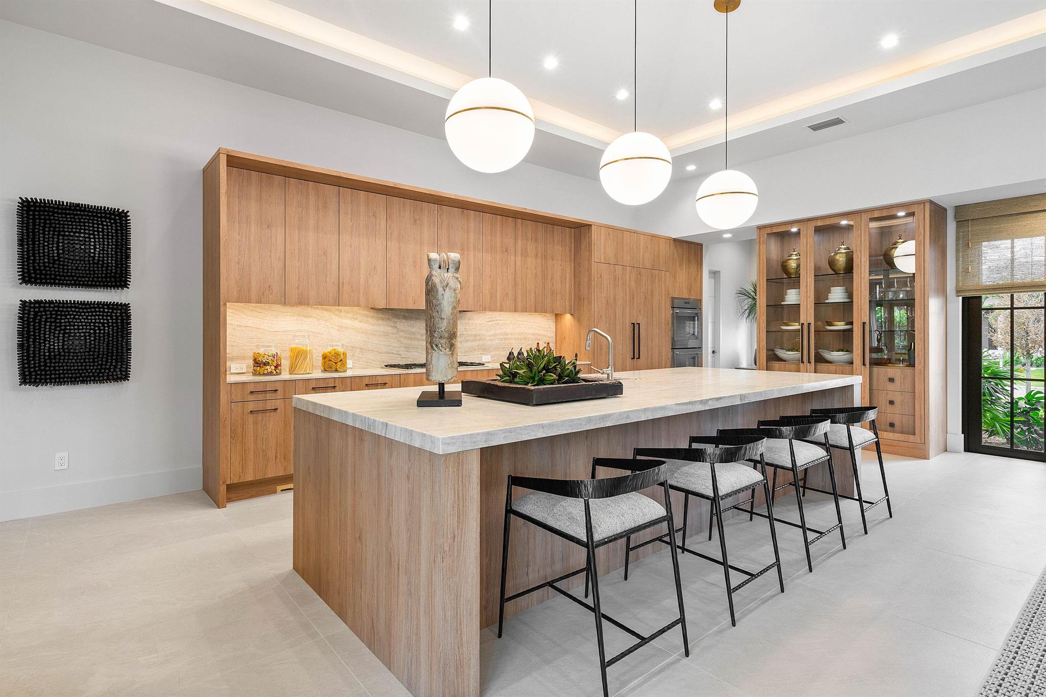 2912 Bluewater Cv Gulfstream, FL 33483