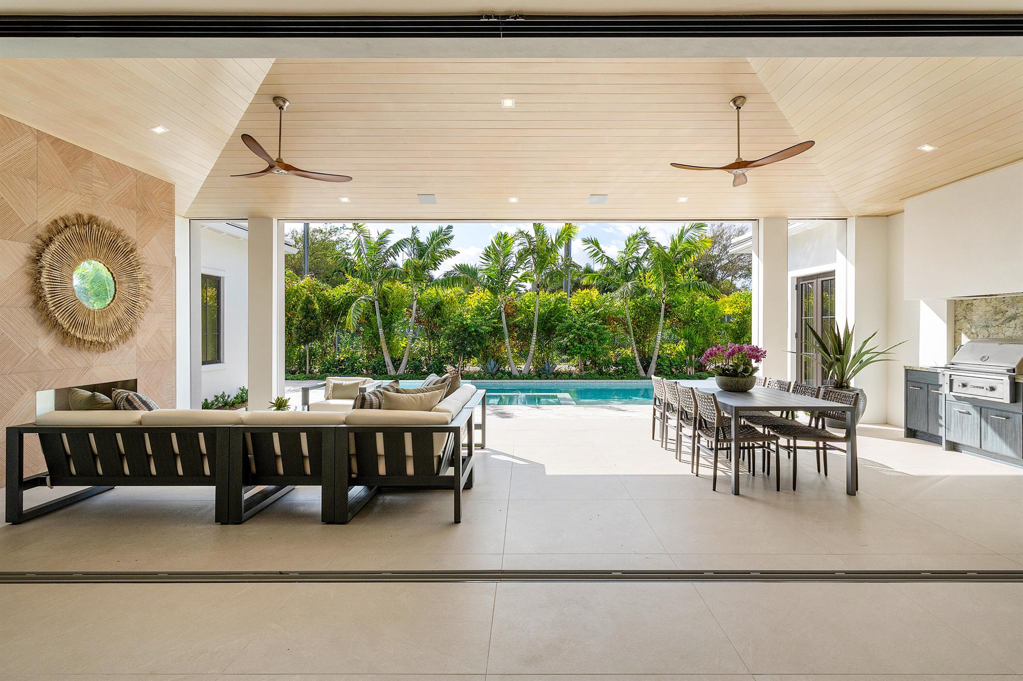 2912 Bluewater Cv Gulfstream, FL 33483