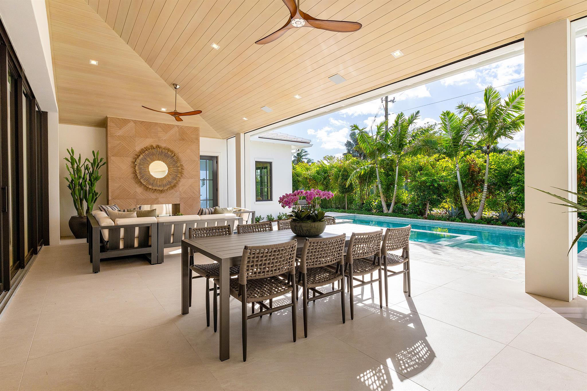 2912 Bluewater Cv Gulfstream, FL 33483