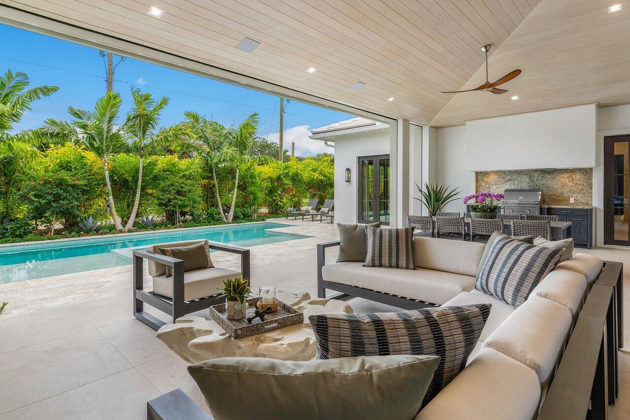 2912 Bluewater Cv Gulfstream, FL 33483