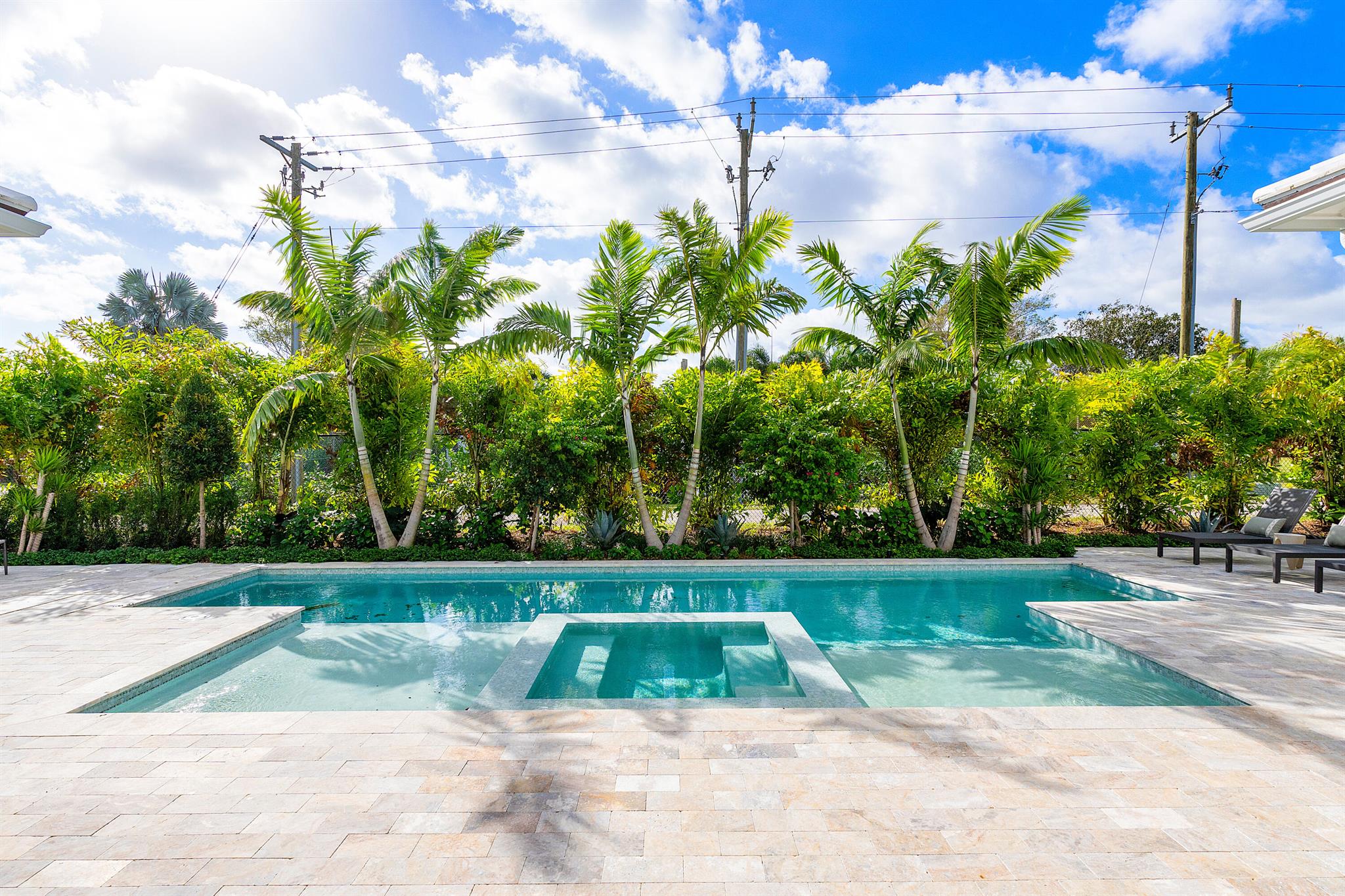 2912 Bluewater Cv Gulfstream, FL 33483