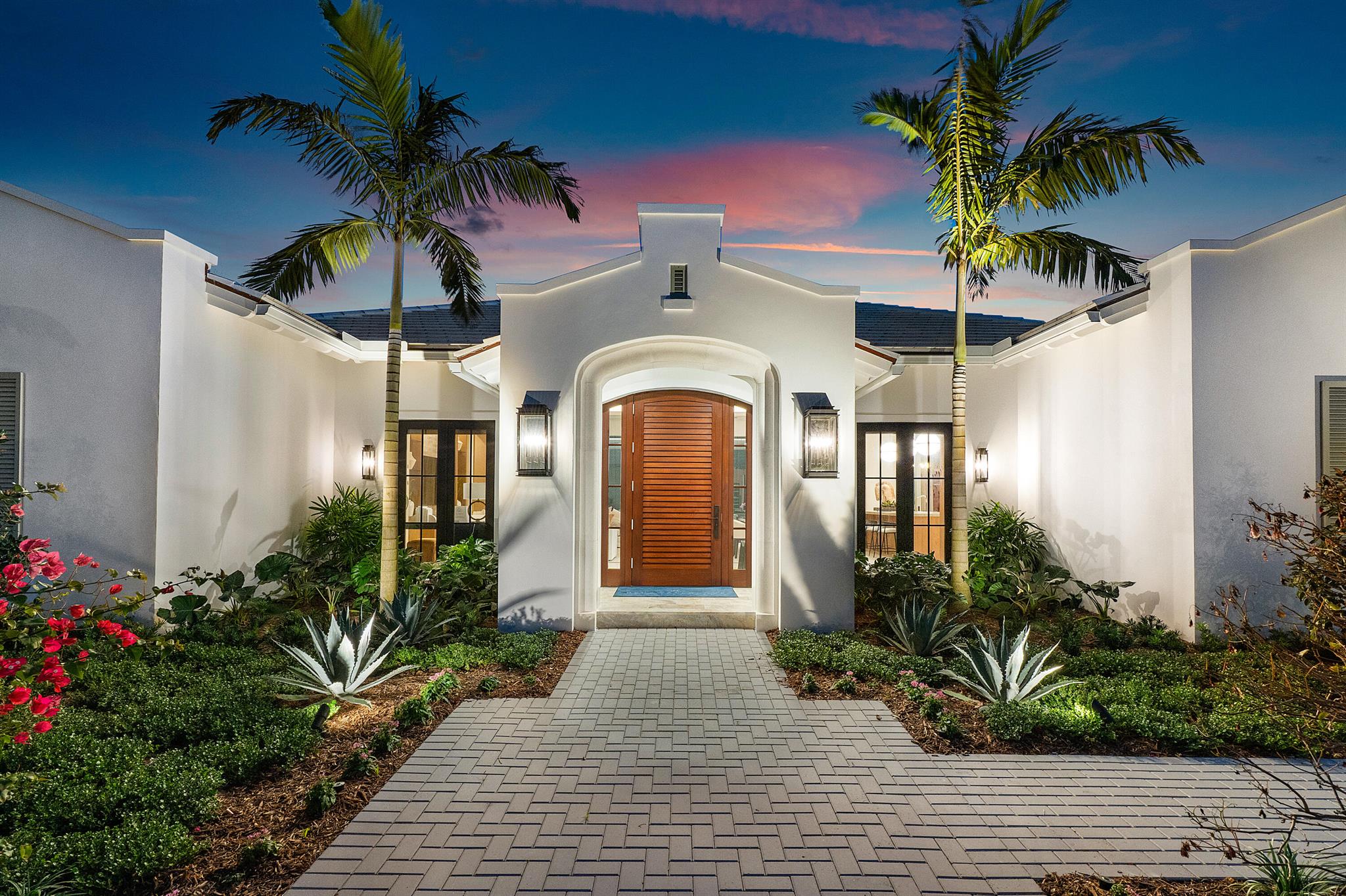 2912 Bluewater Cv Gulfstream, FL 33483