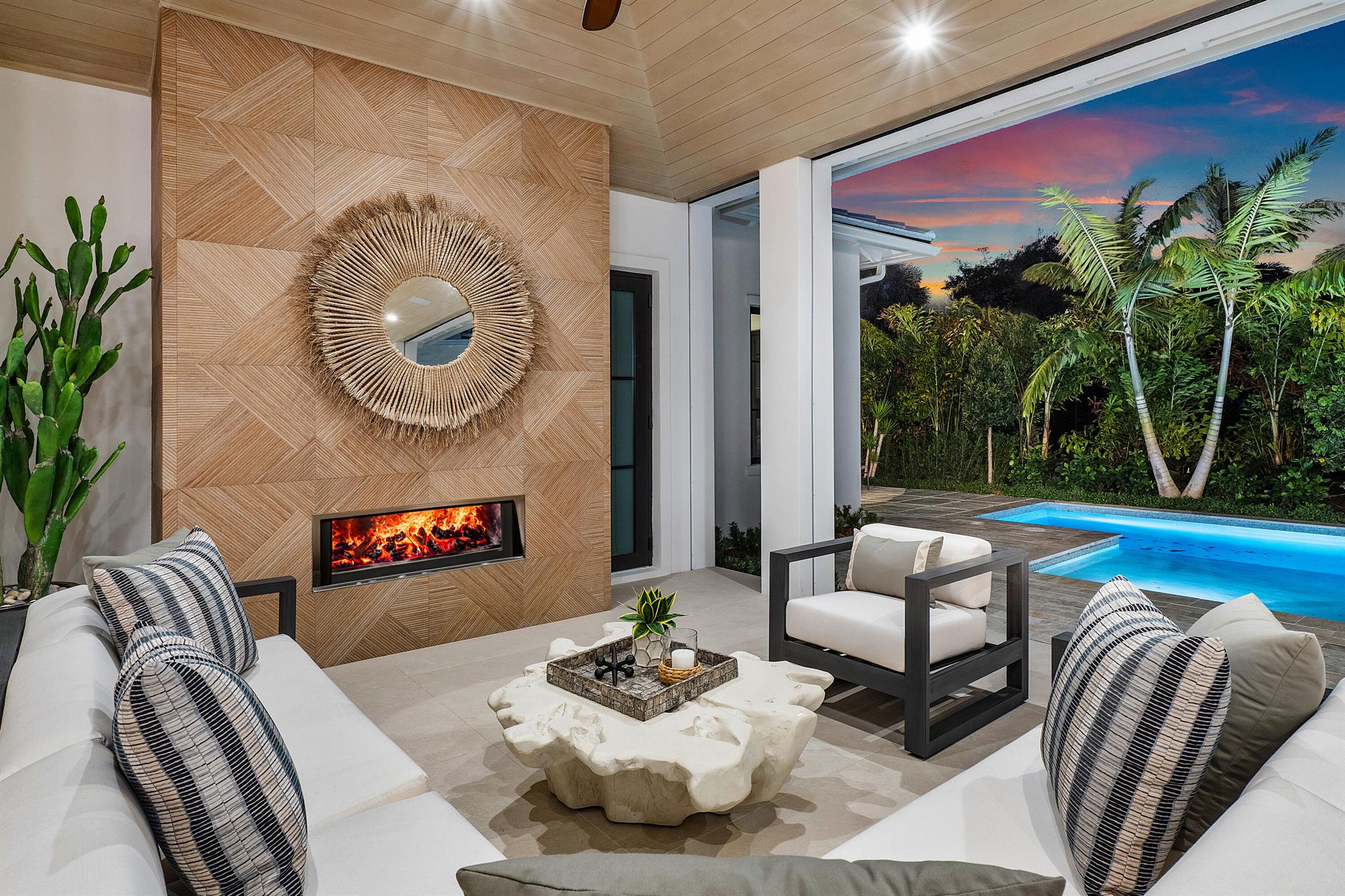 2912 Bluewater Cv Gulfstream, FL 33483