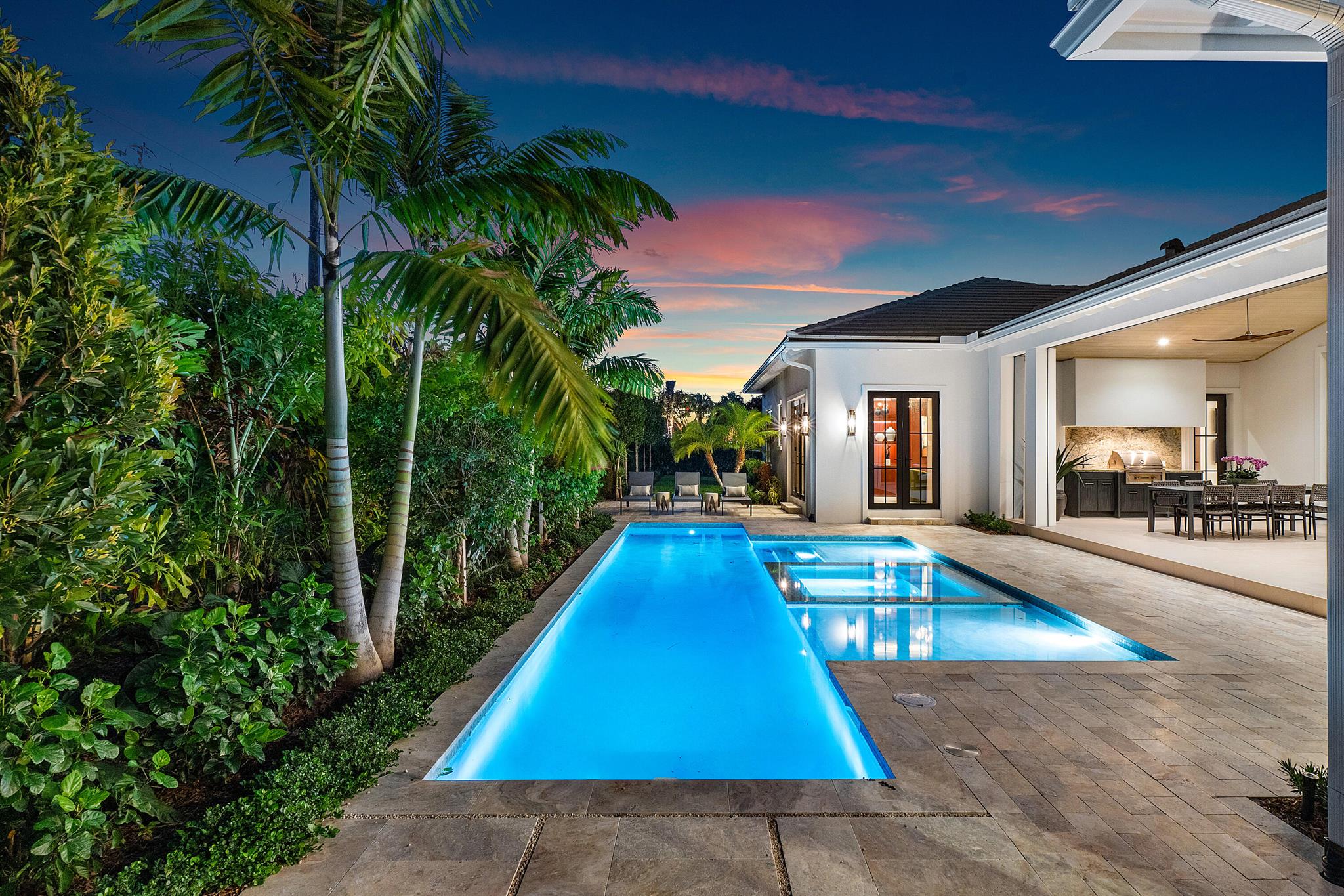 2912 Bluewater Cv Gulfstream, FL 33483