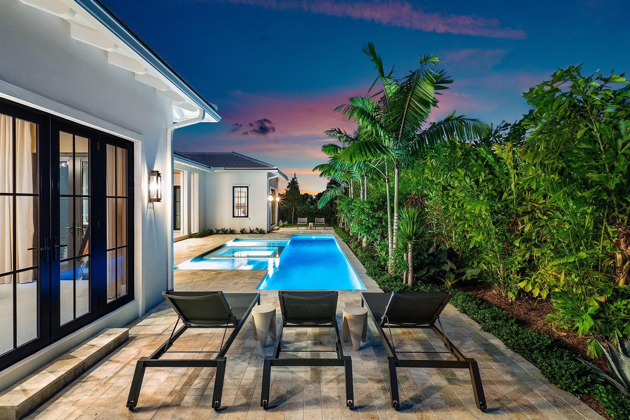 2912 Bluewater Cv Gulfstream, FL 33483