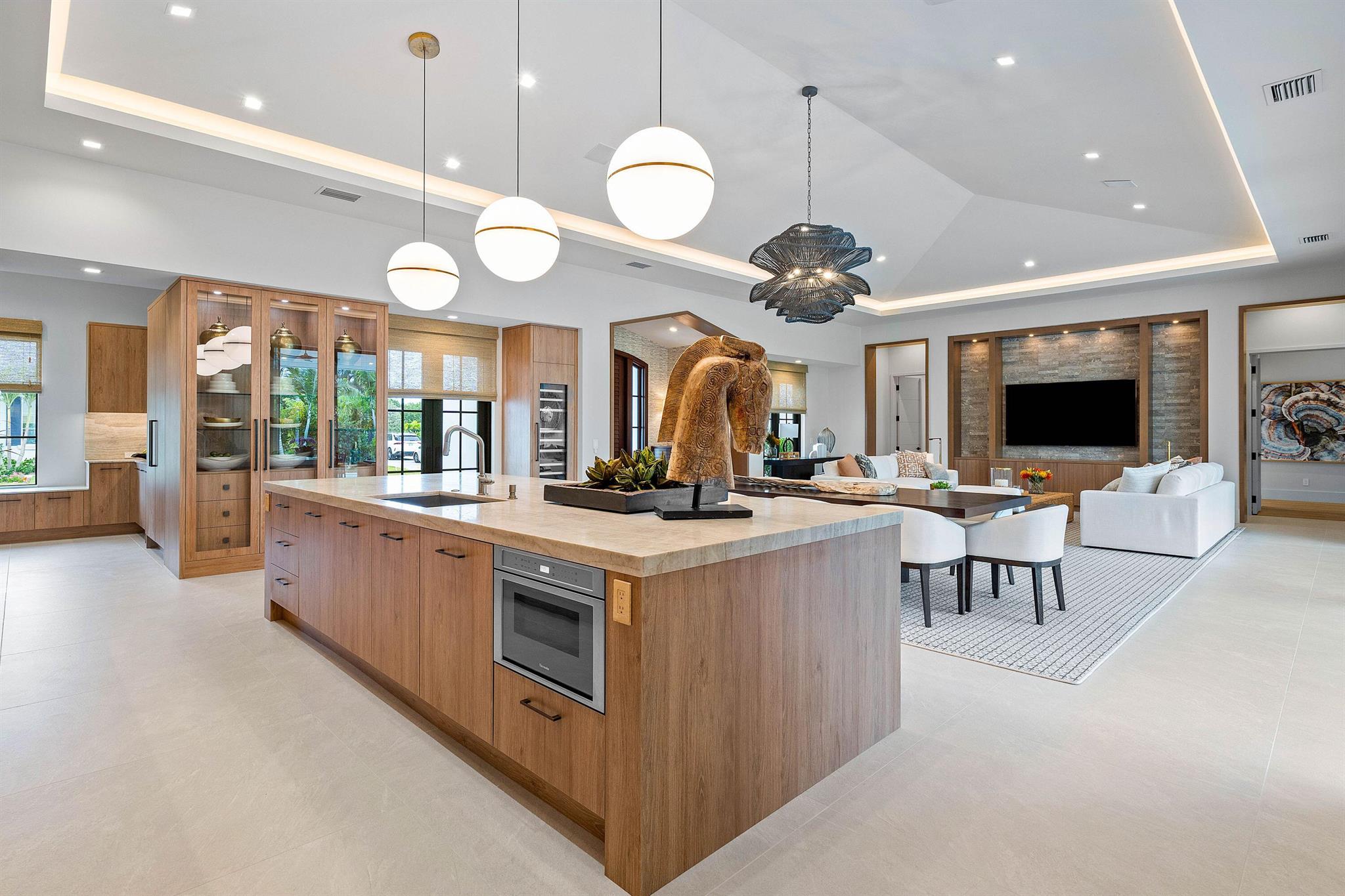 2912 Bluewater Cv Gulfstream, FL 33483