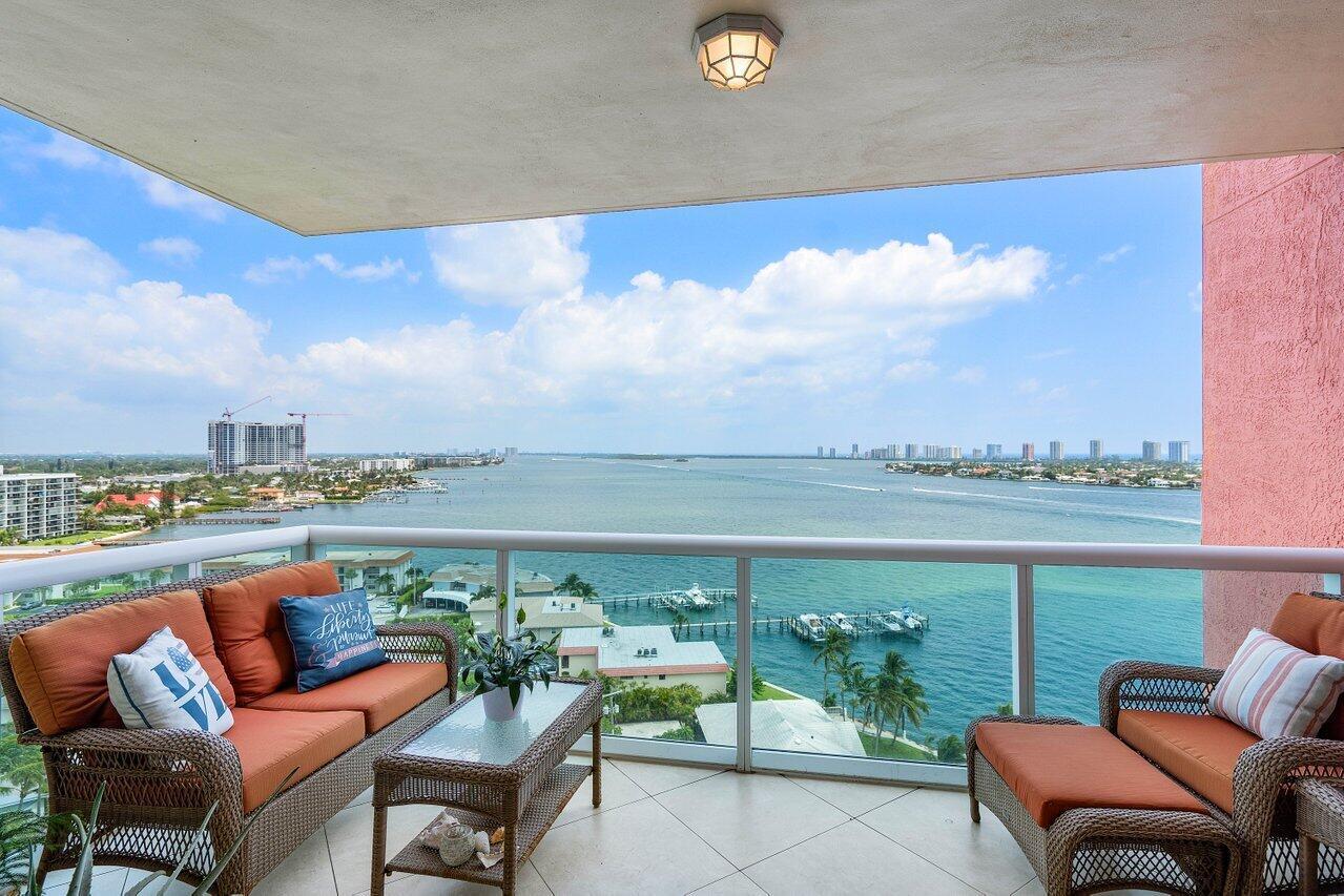 2650 Lake Shr Dr #1401