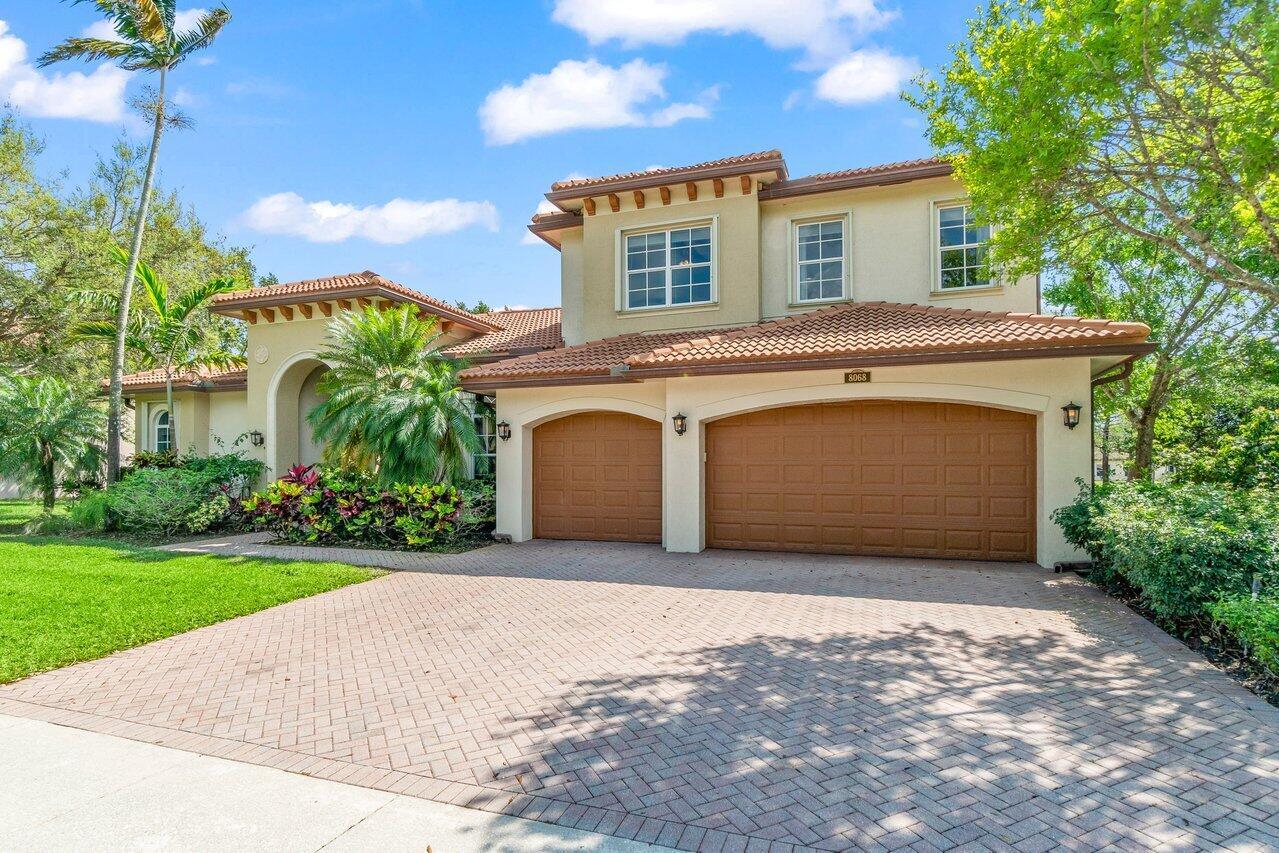 8068 Woodslanding Trl