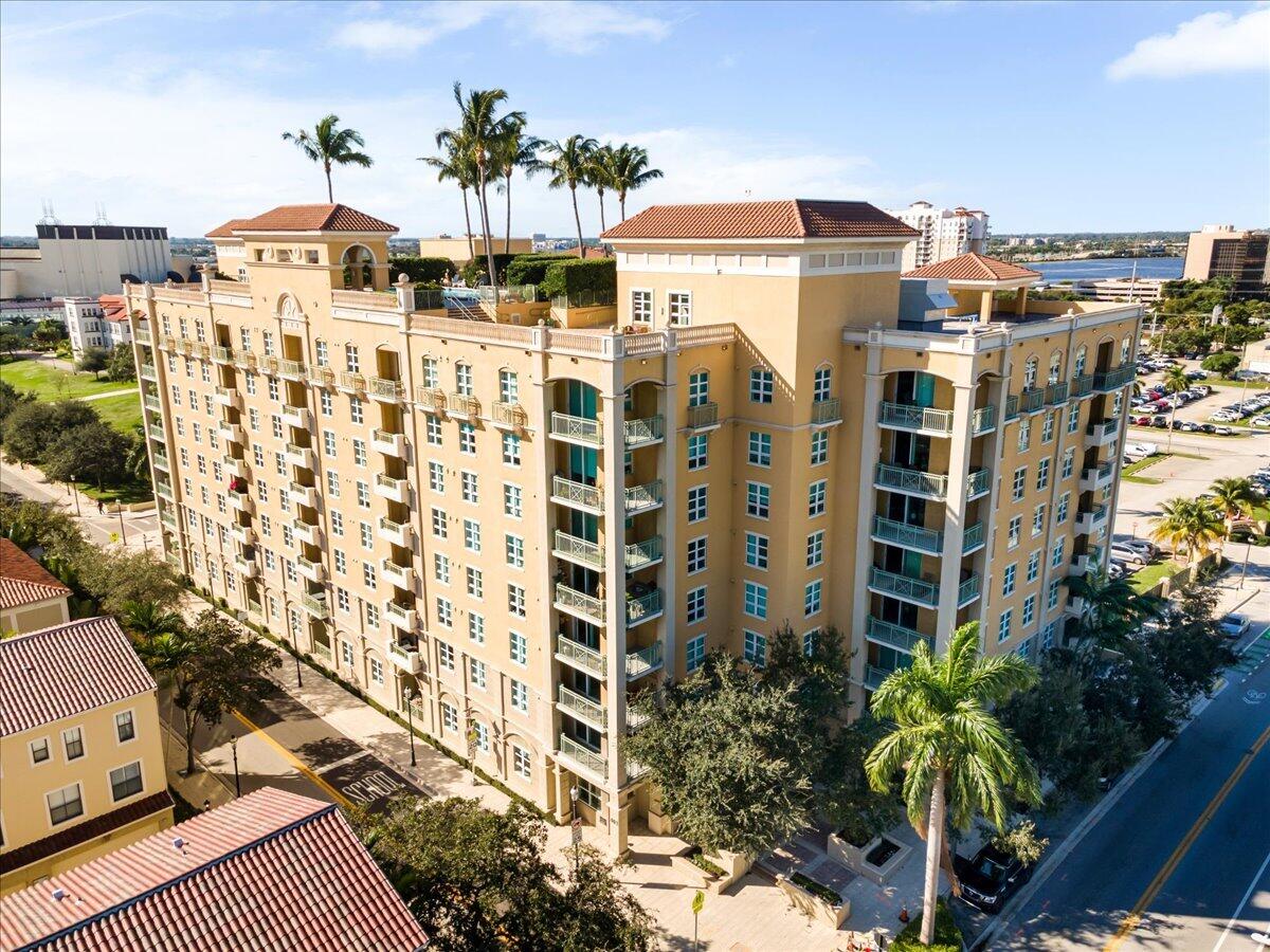 403 S Sapodilla Ave #405