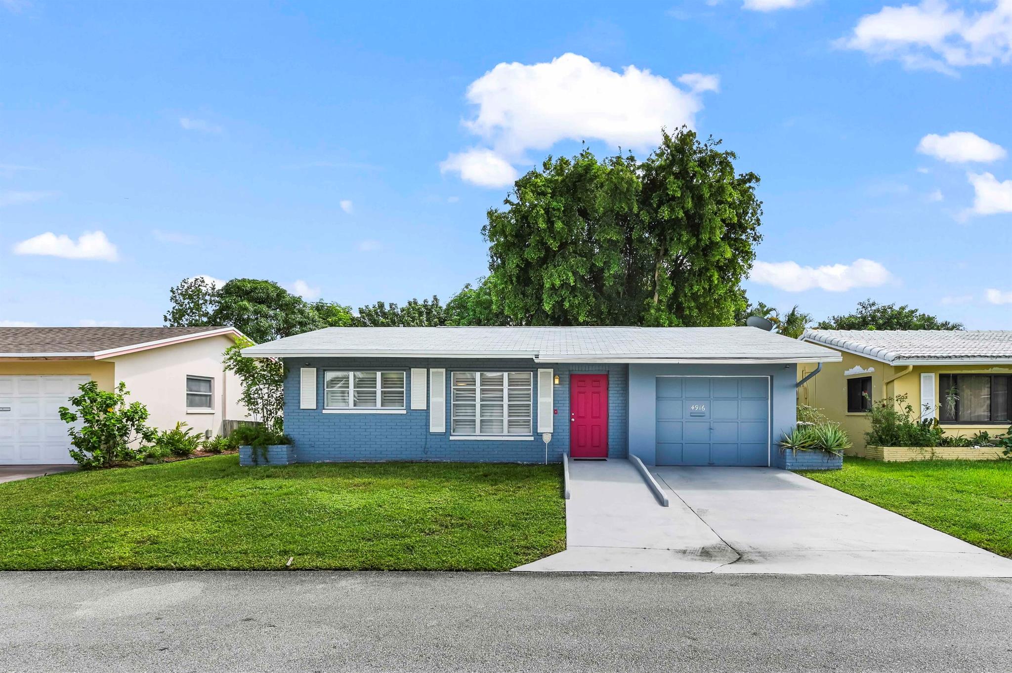 4916 NW 54th St