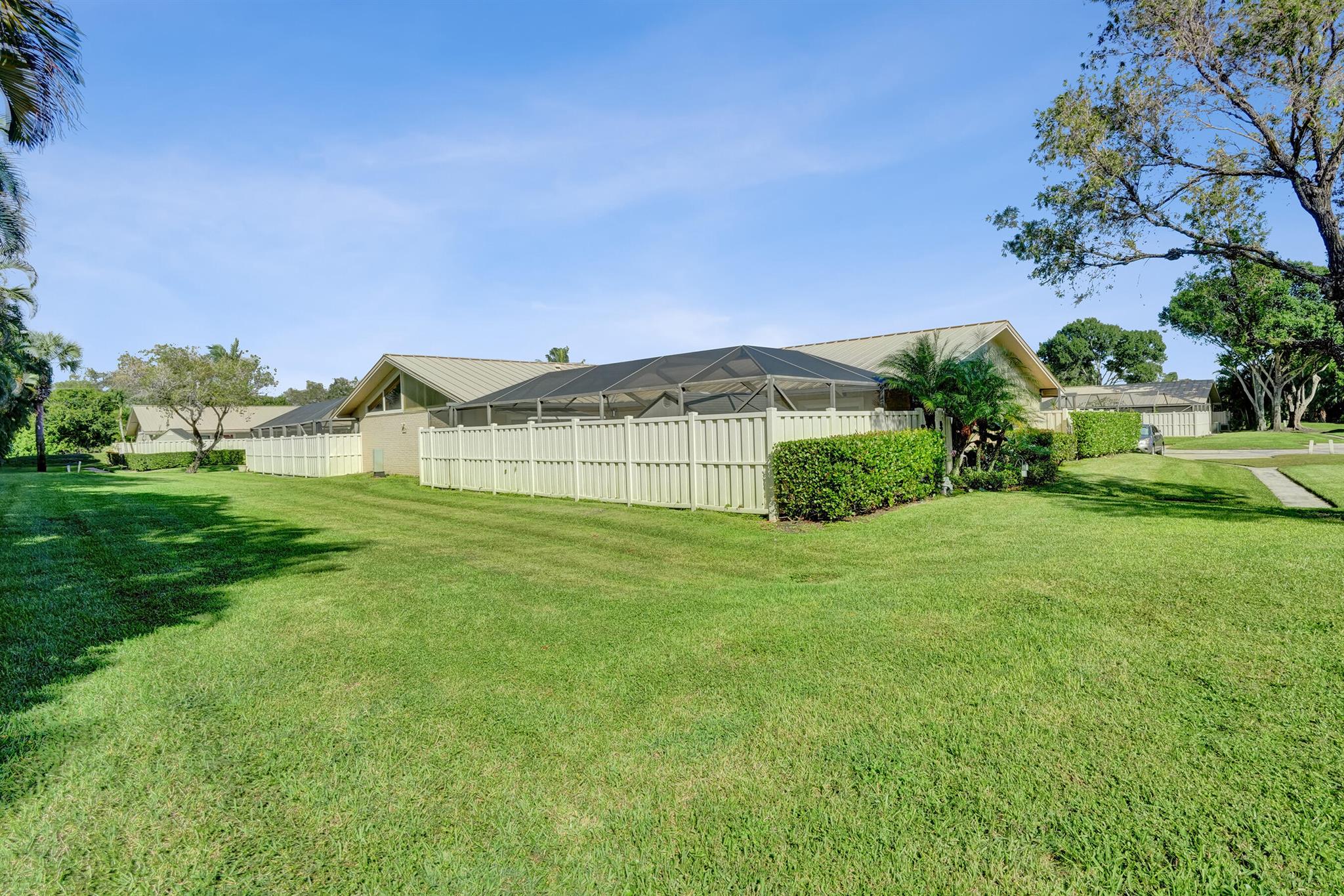 5760 Golden Eagle Cir