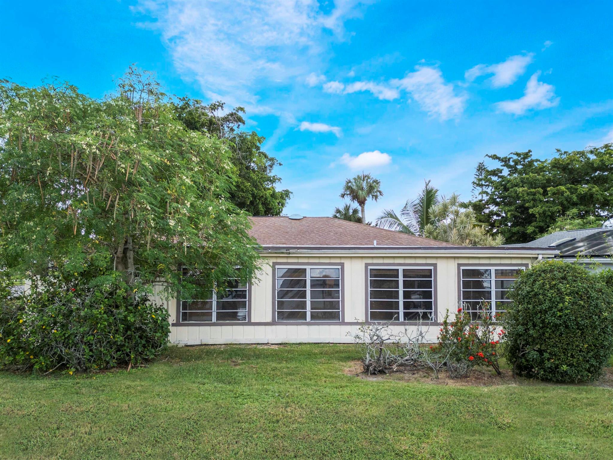 1201 Pine Sage Cir West Palm Beach, FL 33409