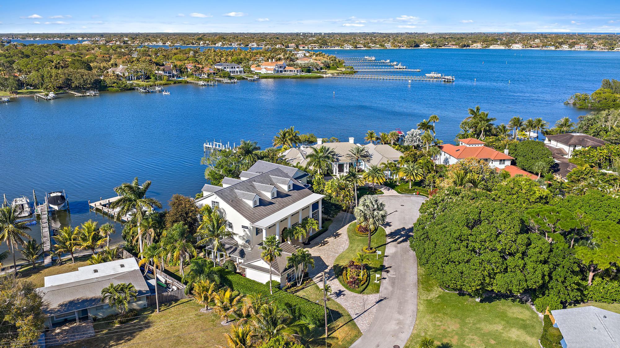 18137 Palm Pt Jupiter, FL 33458