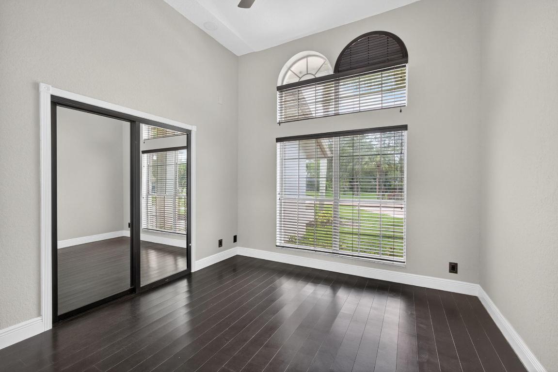 1295 Longlea Ter Wellington, FL 33414