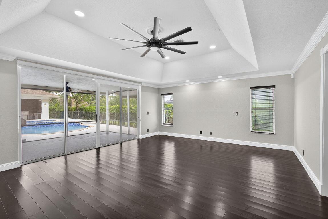 1295 Longlea Ter Wellington, FL 33414