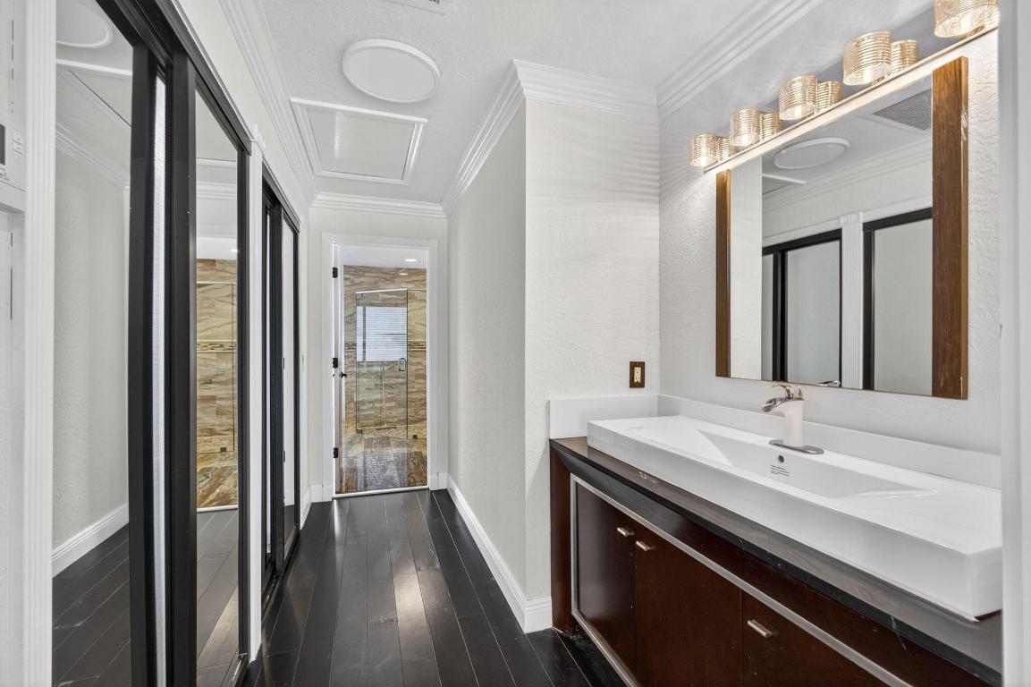 1295 Longlea Ter Wellington, FL 33414