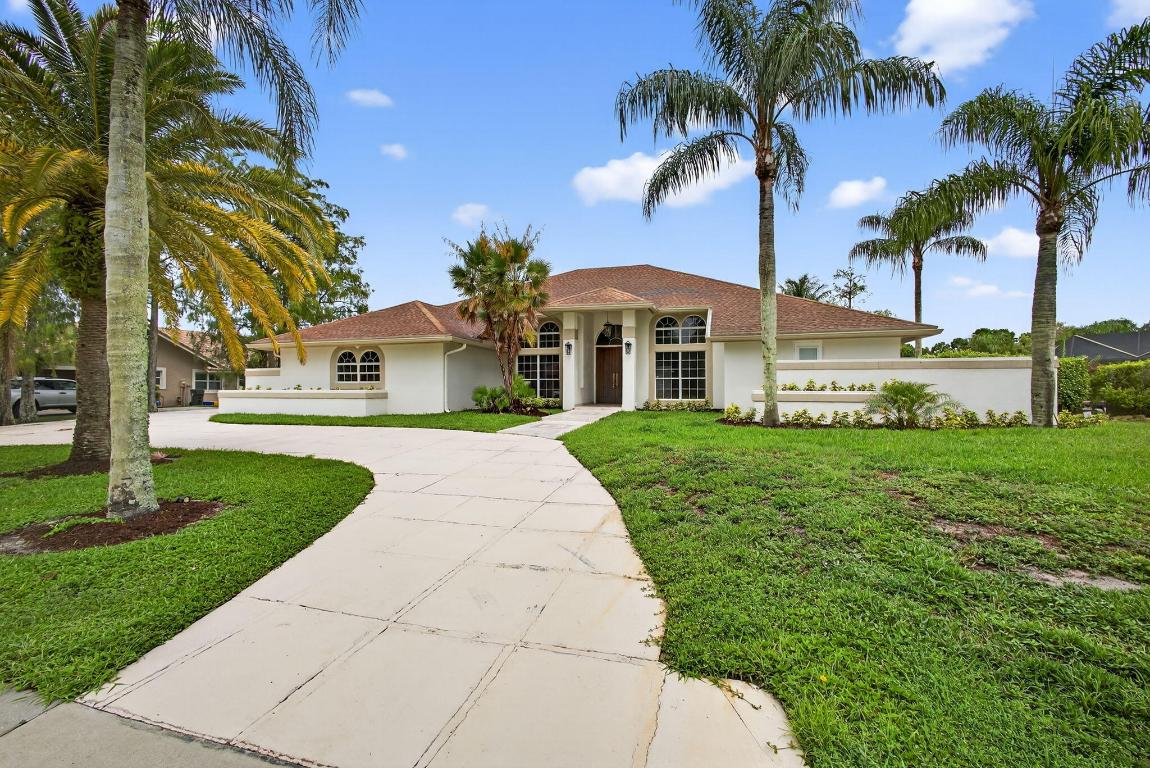 1295 Longlea Ter Wellington, FL 33414