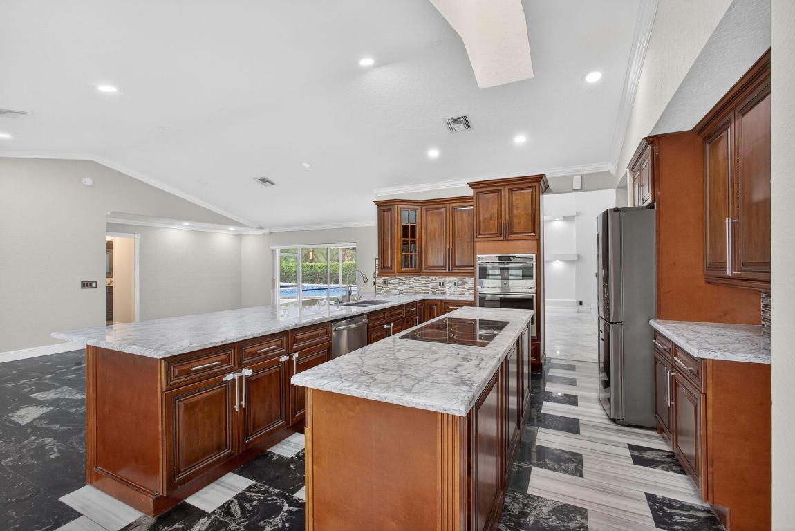 1295 Longlea Ter Wellington, FL 33414