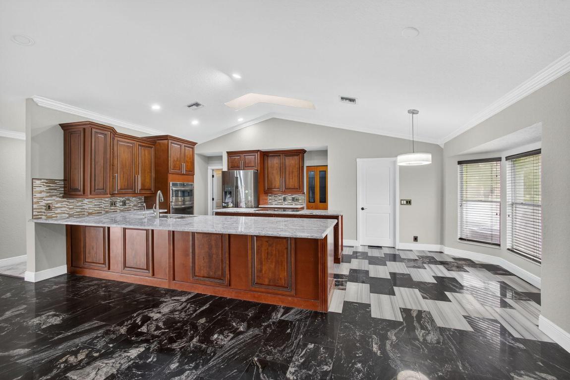 1295 Longlea Ter Wellington, FL 33414