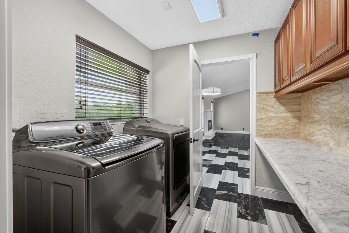 1295 Longlea Ter Wellington, FL 33414