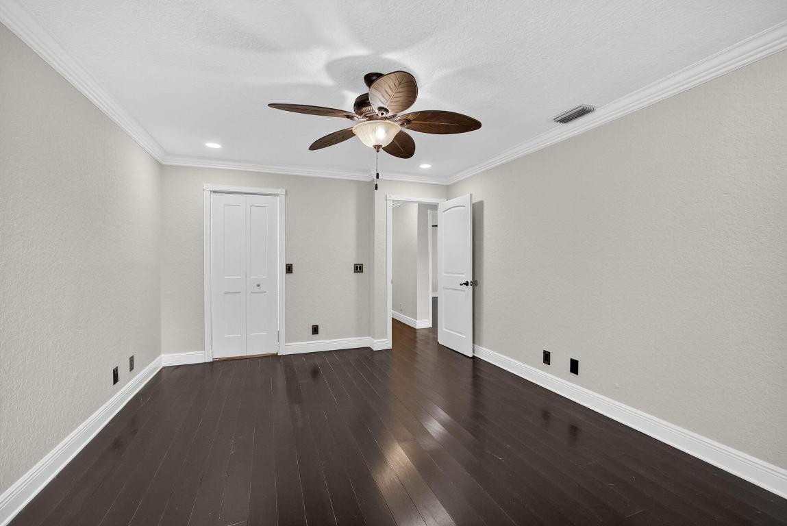 1295 Longlea Ter Wellington, FL 33414