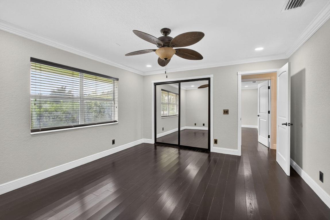 1295 Longlea Ter Wellington, FL 33414