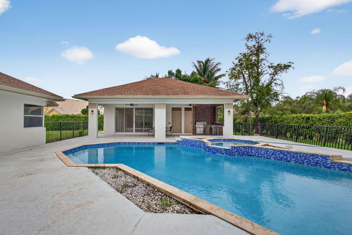 1295 Longlea Ter Wellington, FL 33414