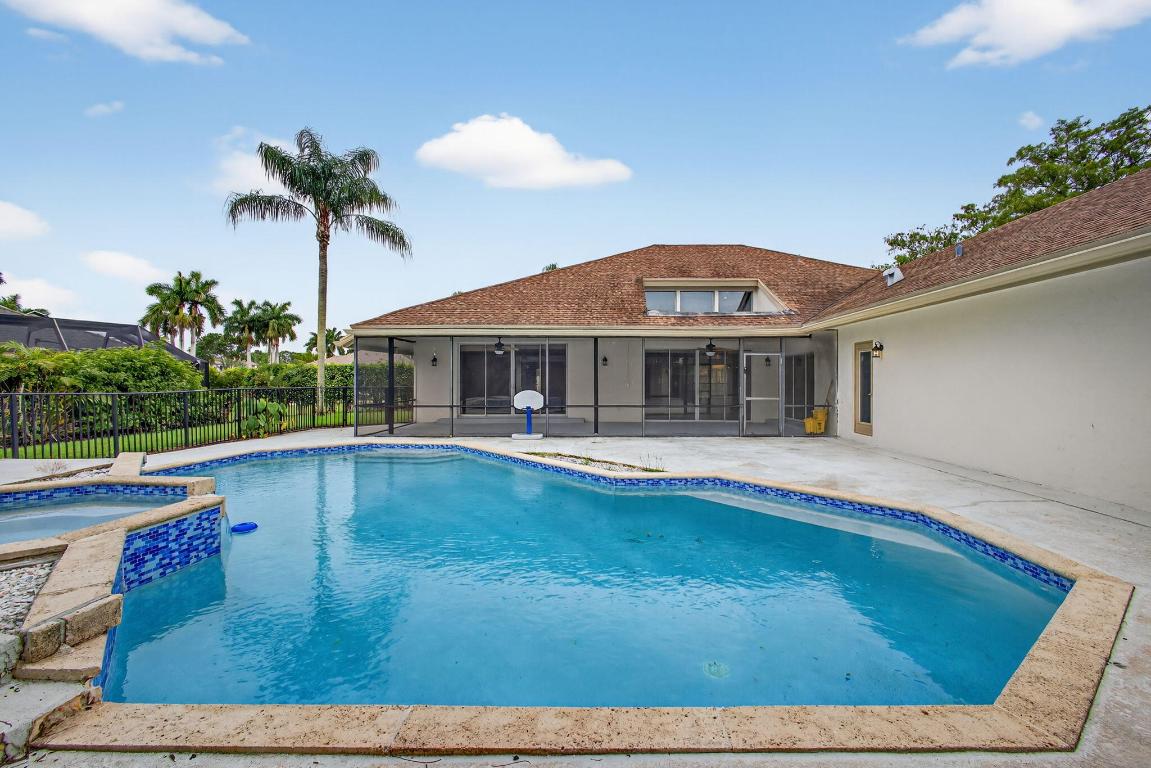 1295 Longlea Ter Wellington, FL 33414