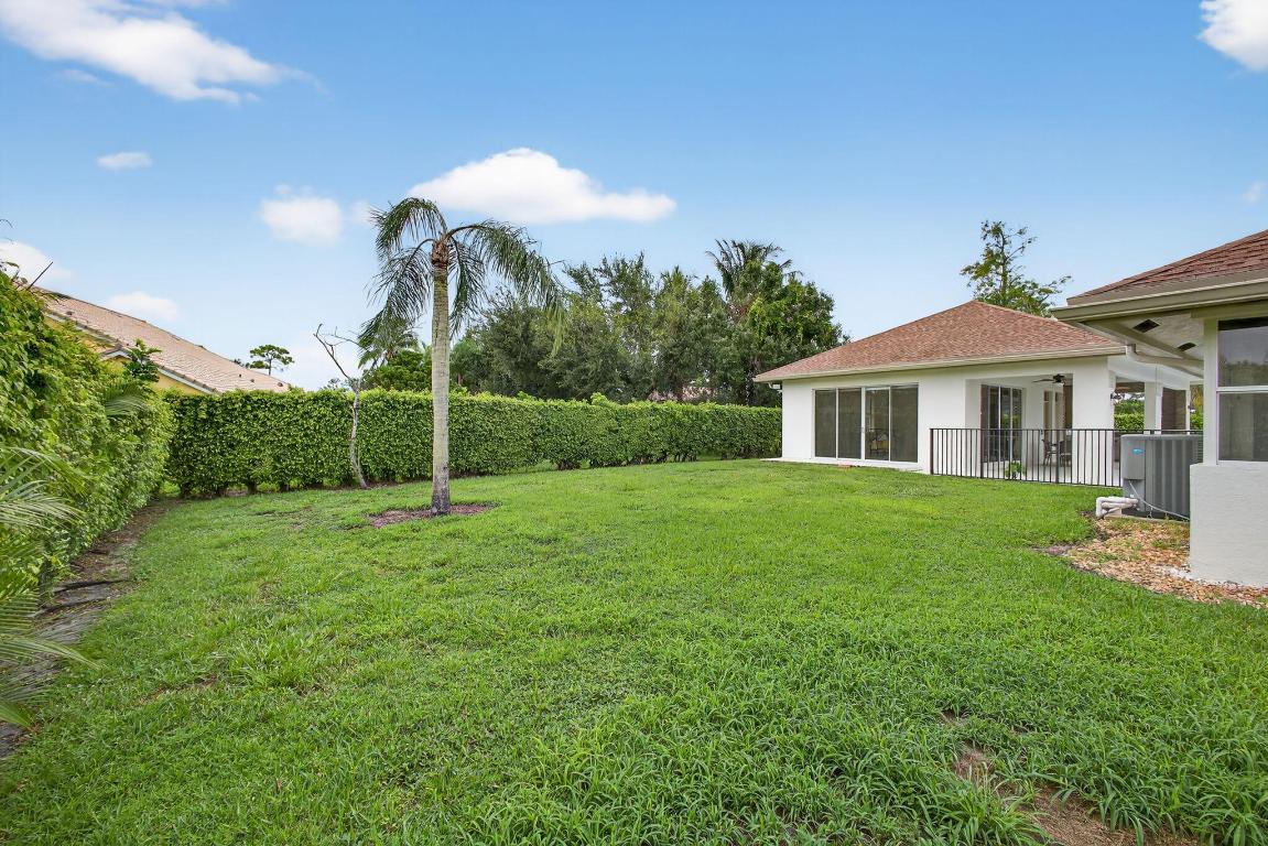 1295 Longlea Ter Wellington, FL 33414