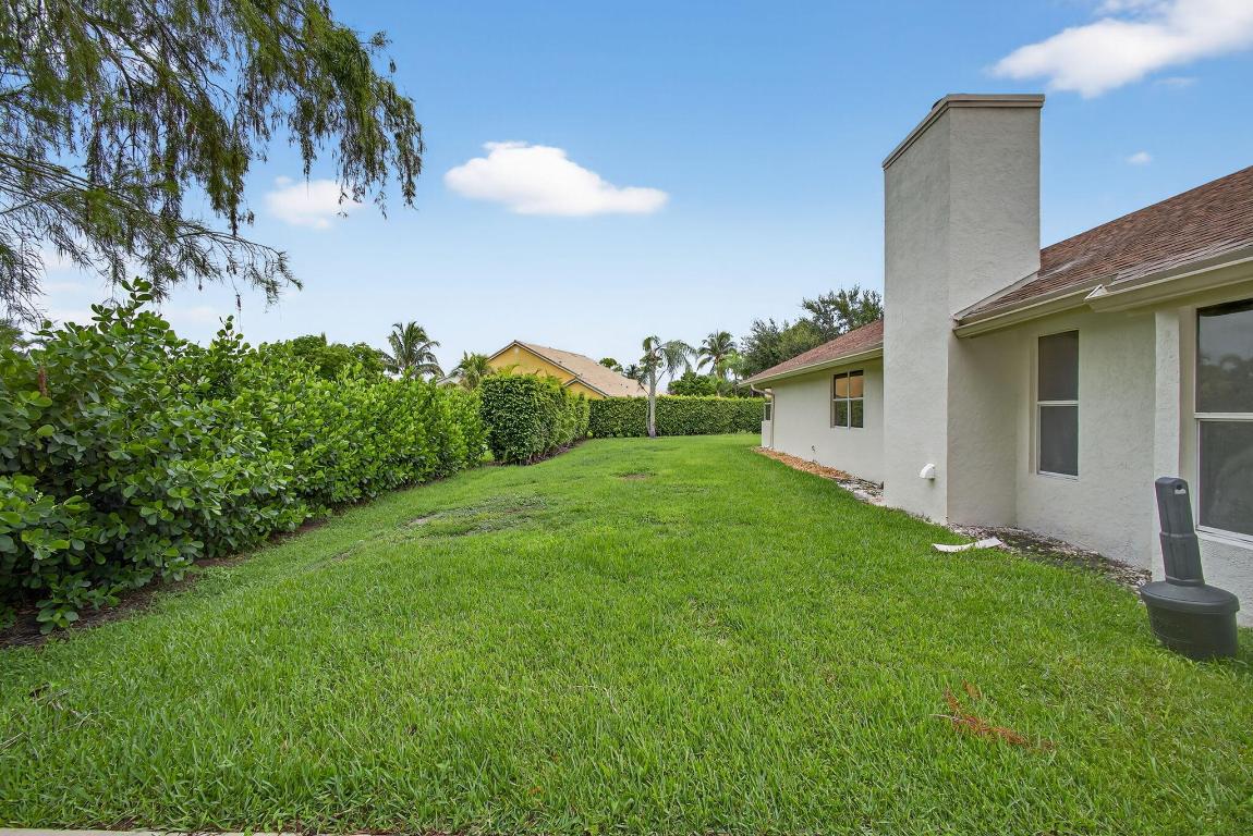 1295 Longlea Ter Wellington, FL 33414