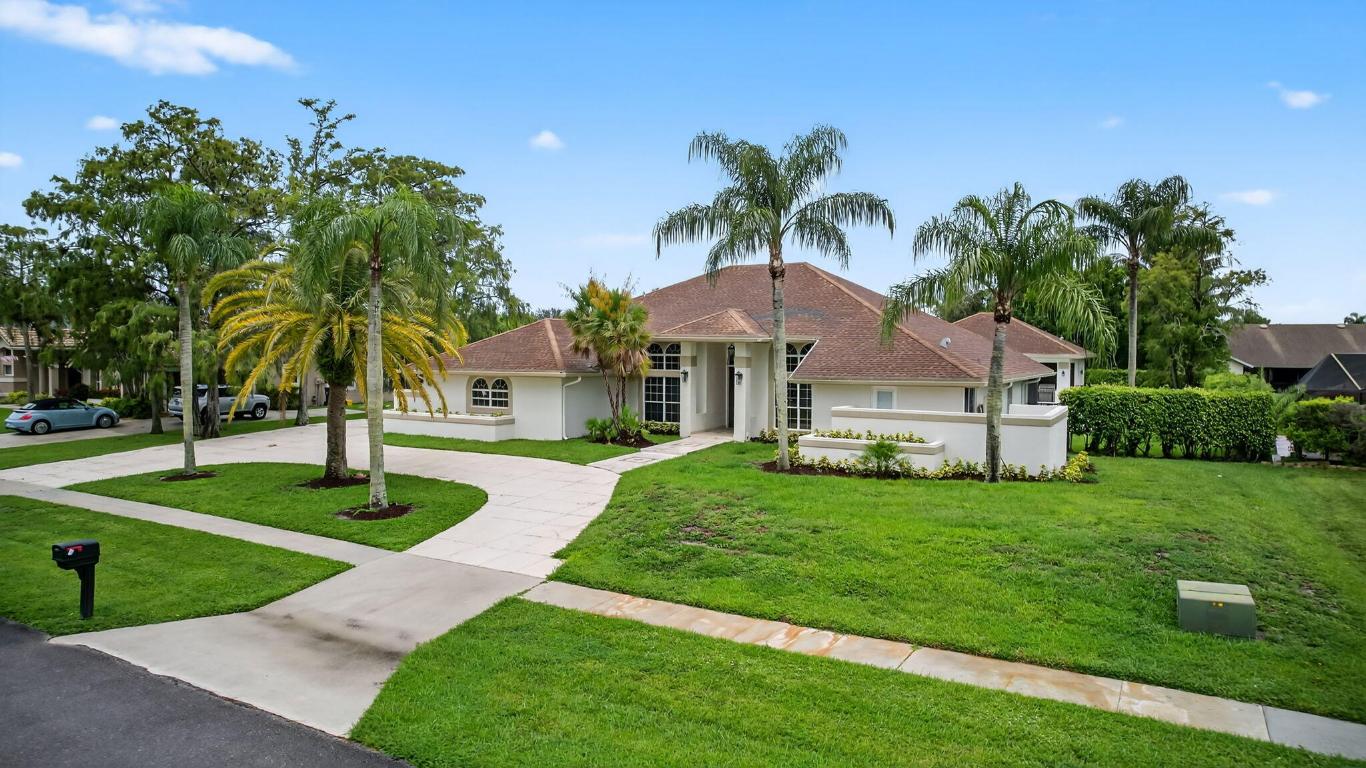 1295 Longlea Ter Wellington, FL 33414