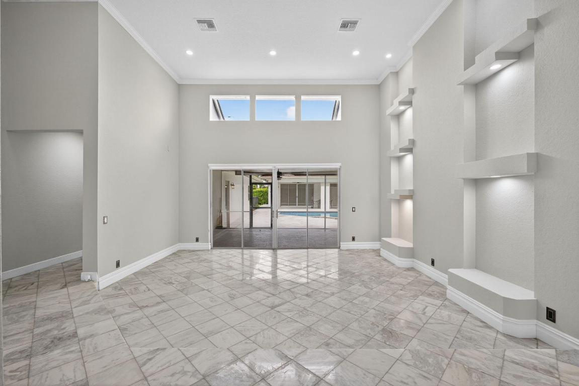 1295 Longlea Ter Wellington, FL 33414