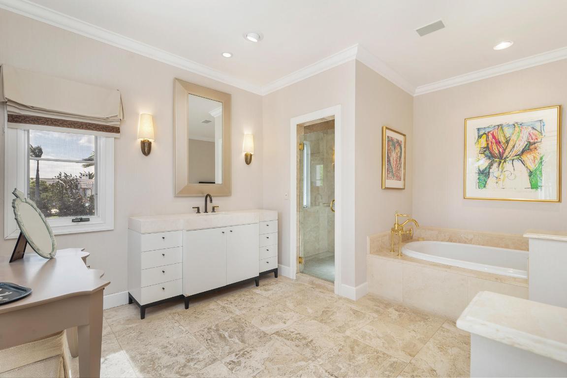 614 Tarpon Palm Beach, FL 33480