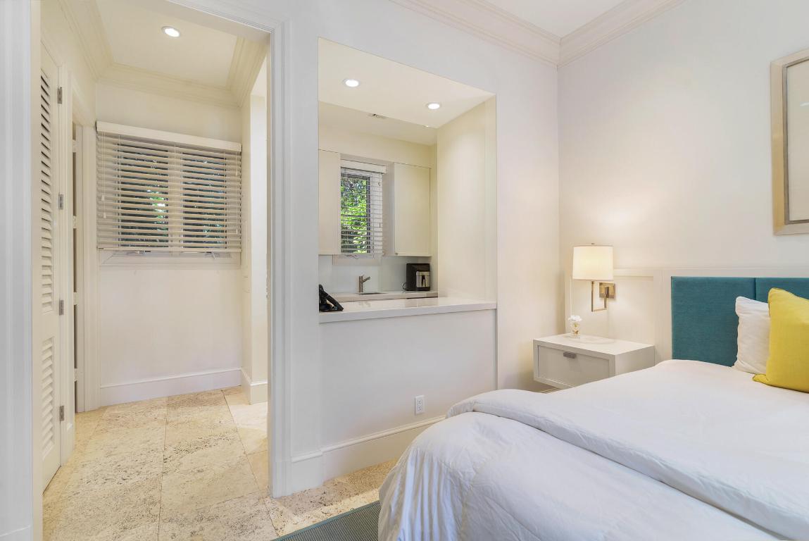 614 Tarpon Palm Beach, FL 33480