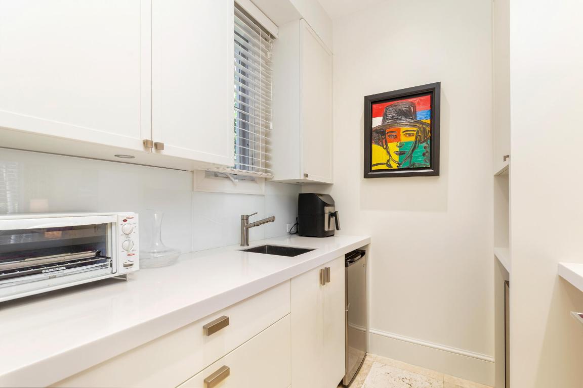 614 Tarpon Palm Beach, FL 33480